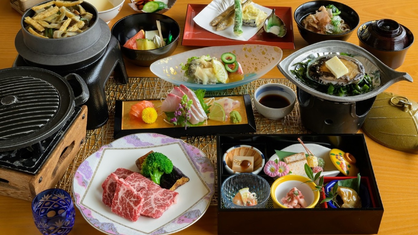 【ほたるスポット鑑賞ツアー極み＜釜飯＞会席】ほたるの光は癒し効果抜群！福井グルメを極み会席で堪能
