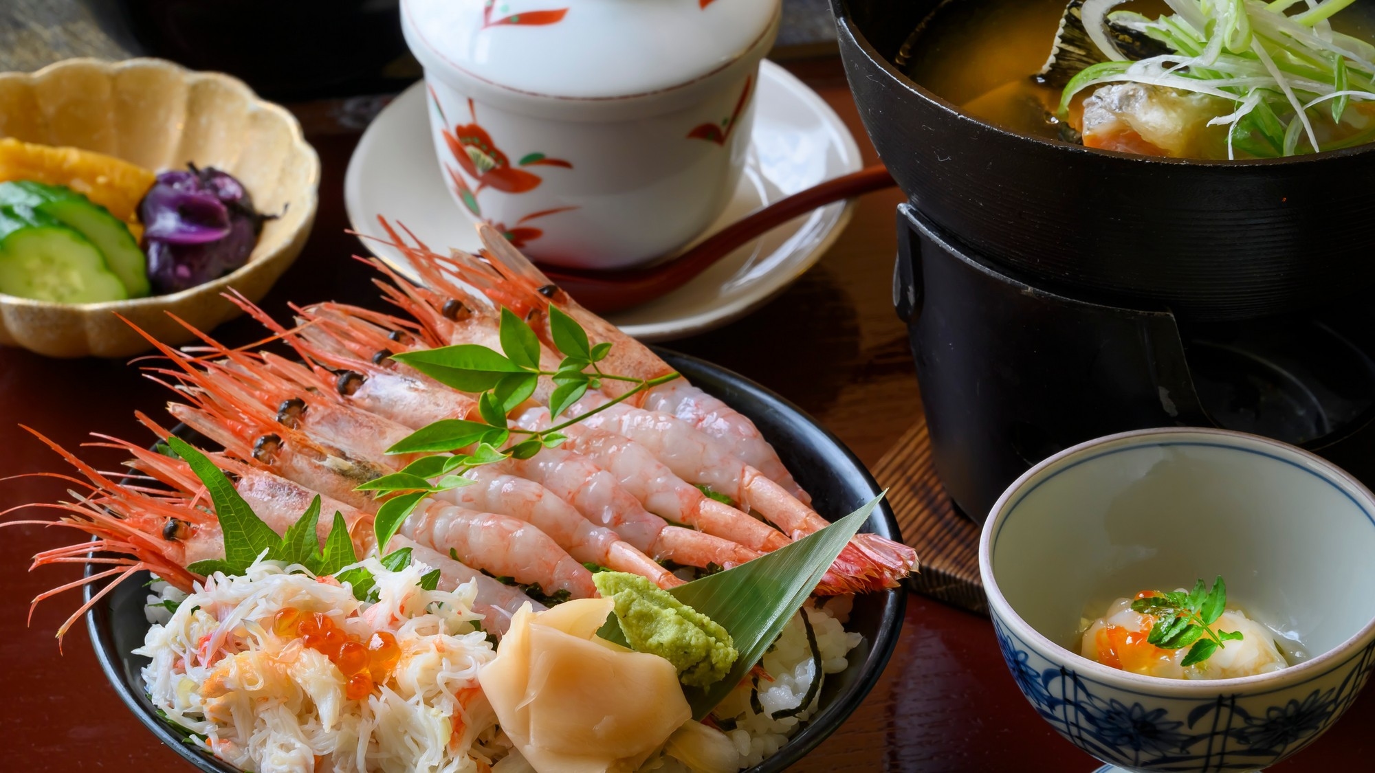 【日帰り】かにと甘えびの贅沢丼！旨味たっぷりのあら汁といっしょに〇冬グルメランチ＜個室休憩・入浴付＞