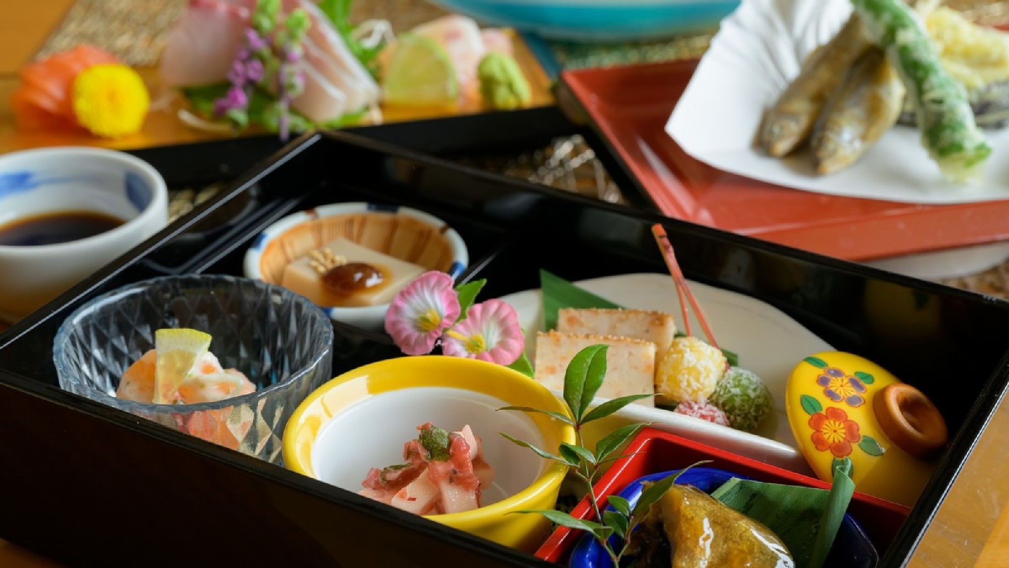 【夏の極み会席＜穴子釜飯＞】福井の夏の美味満載！鮑に和牛・旬の鮎の姿揚げ〇長閑なラポーゼで夏旅満喫！