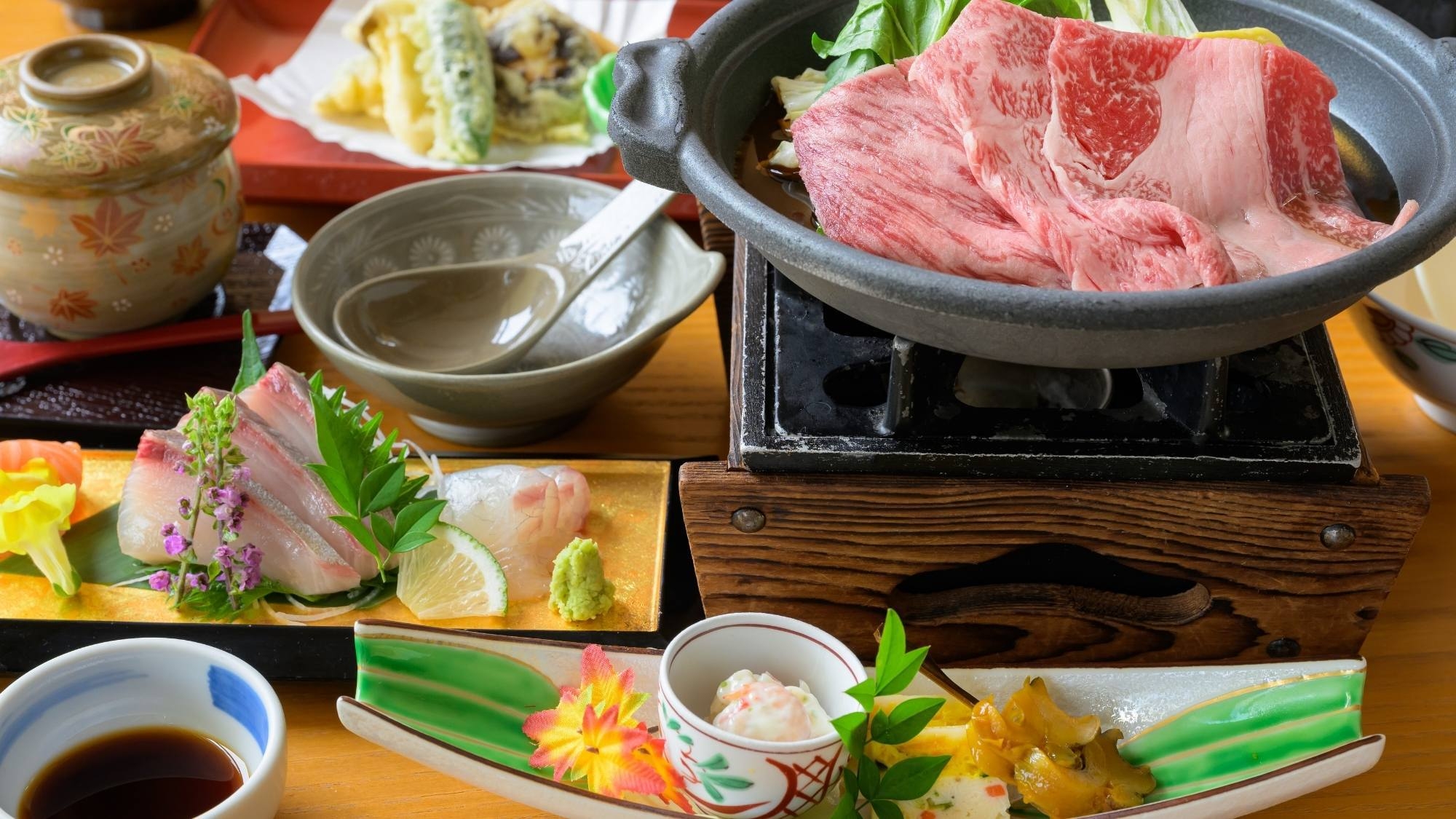 【秋の越前会席】量控えめのお手軽会席！メインは牛すき鍋〇きのこ天ぷら・季節の釜飯も！
