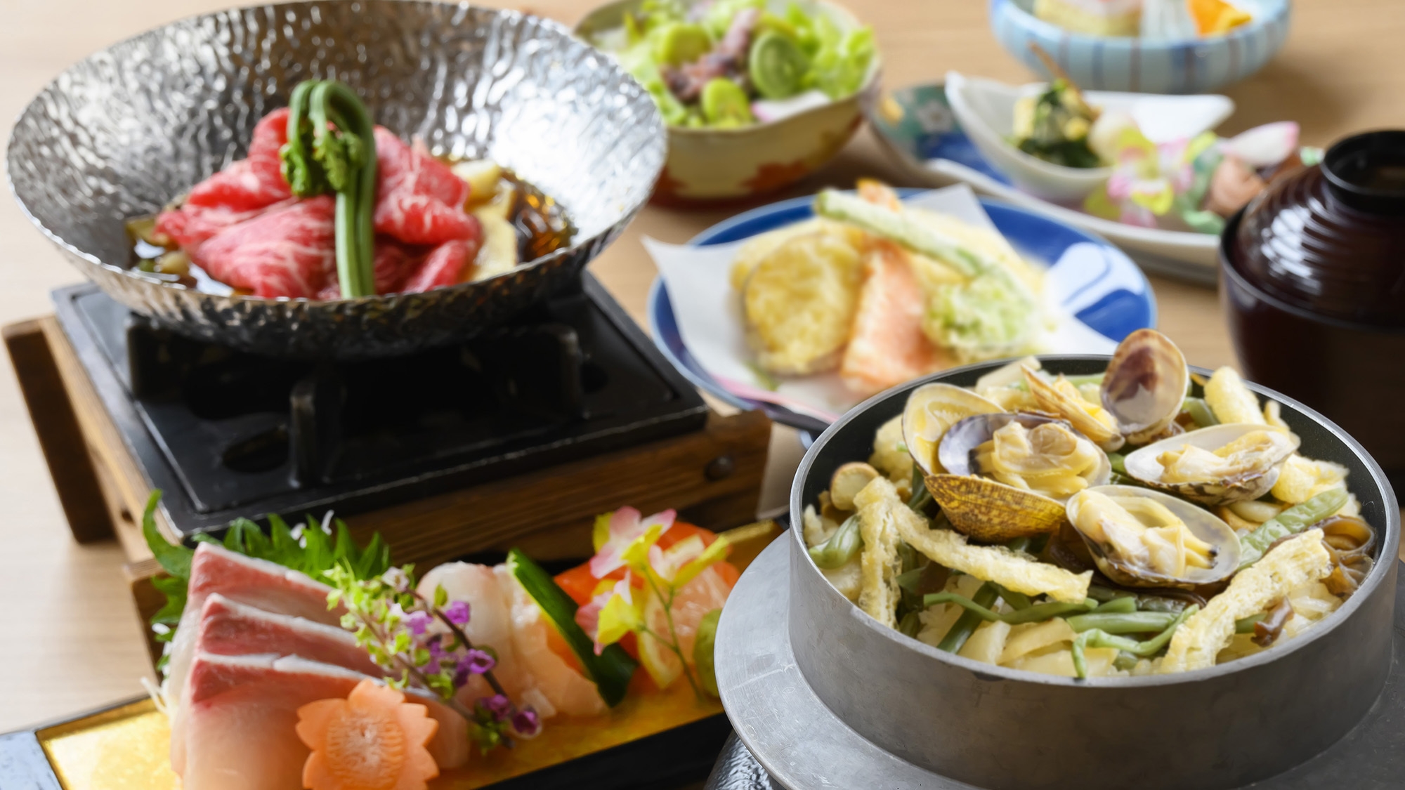 【春の彩り◎基本会席】蛍烏賊に牛肉入り山菜鍋！菜の花・筍・わらび他〜春の旬彩グルメ旅〇春のほたる会席