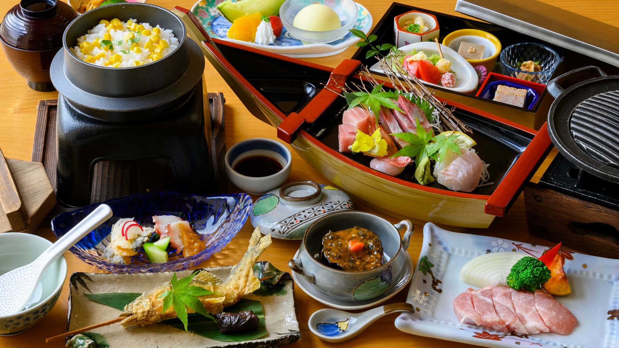 夏のほたる会席一例。豪華舟盛り付！