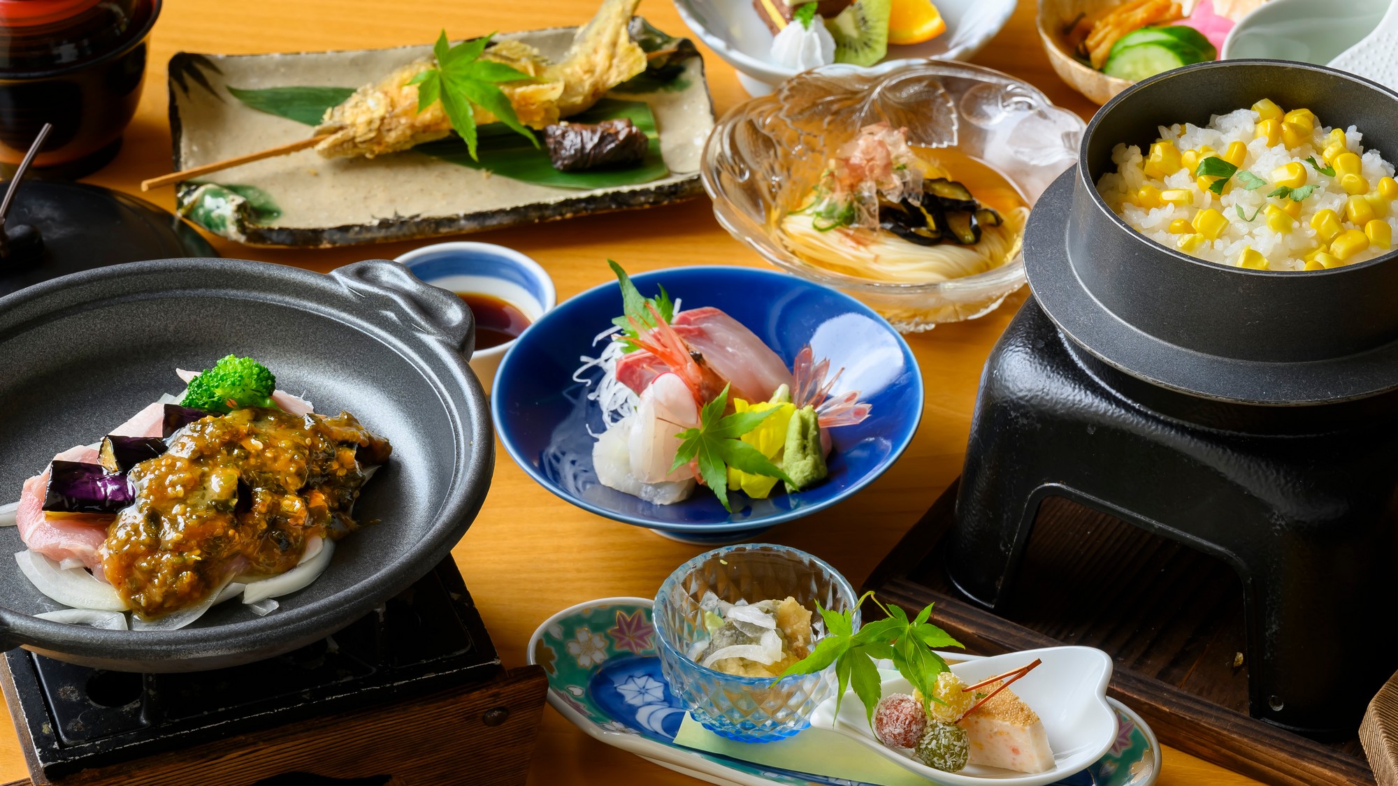 夏の越前会席（釜飯付）。甘味たっぷりのとうもろこし釜飯。