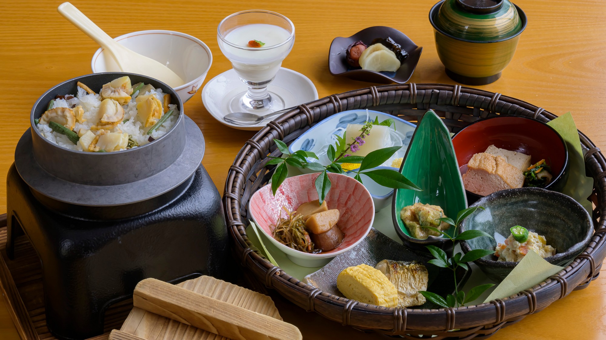 【ご朝食】釜飯付のご朝食で少し豪華な朝のひとときを。