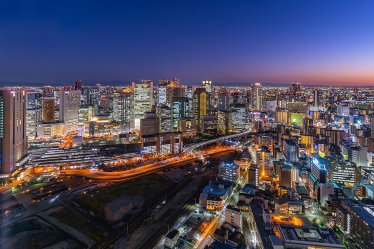 梅田スカイビルから見た大阪の街の夜景