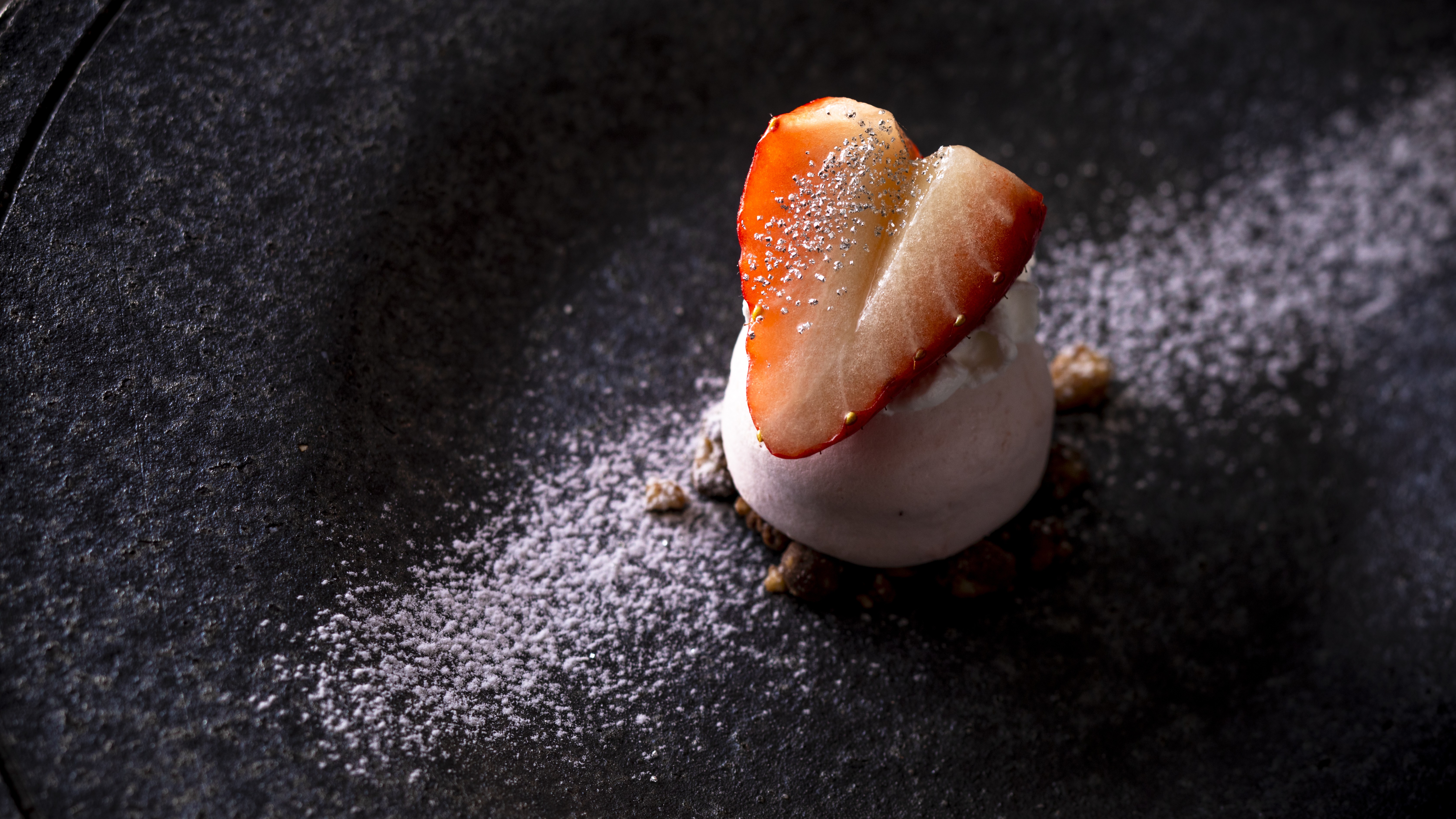 【通年・デザート】季節によって変わるデザートもお楽しみください。