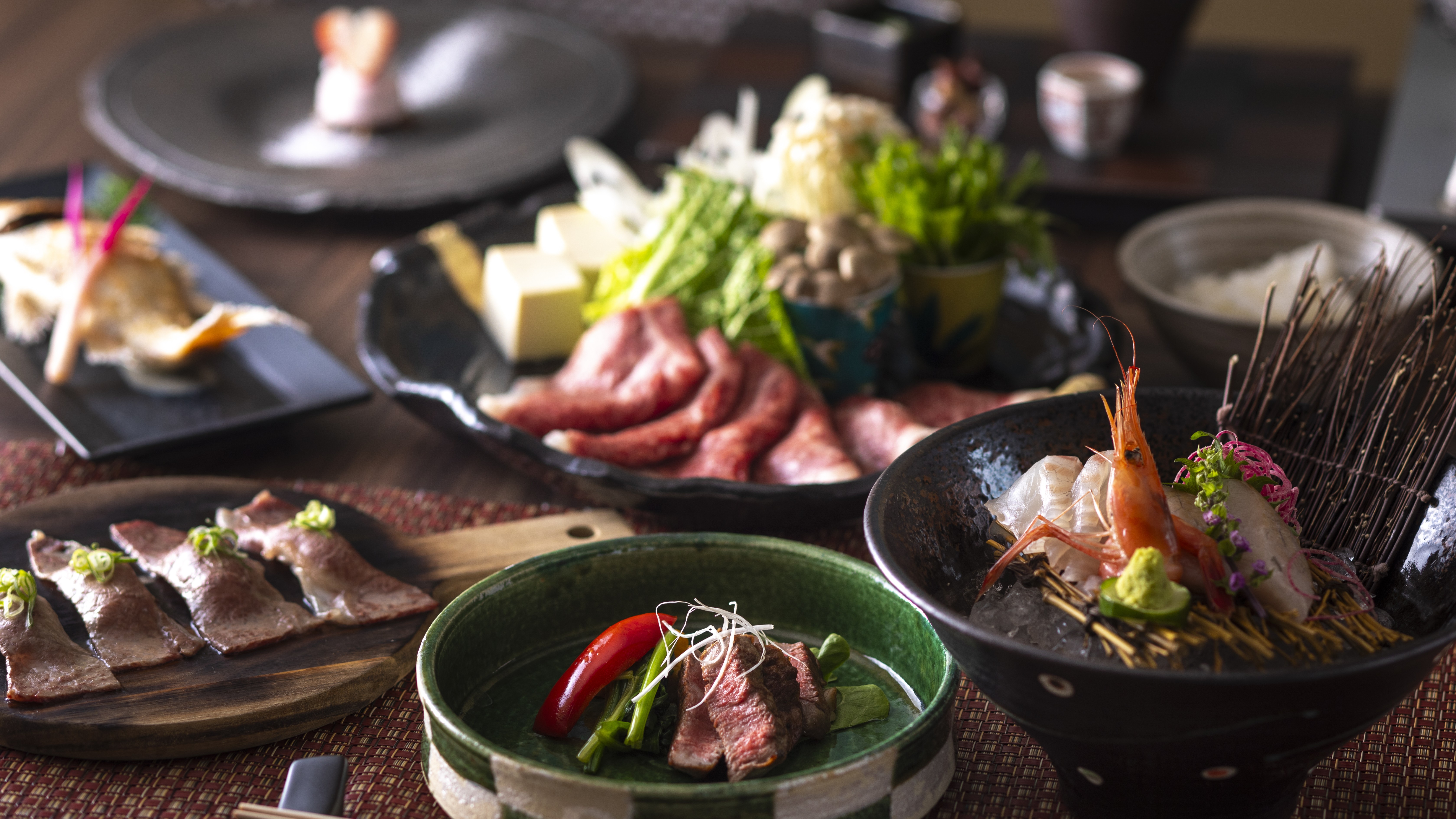 【通年・但馬牛会席】炙り寿司、ヘレステーキ、しゃぶしゃぶなど、但馬牛を多彩な調理法でご堪能ください。