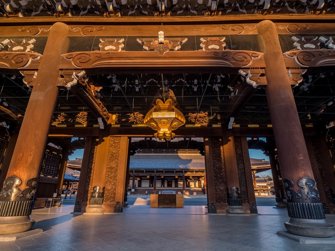 朝焼けの東本願寺