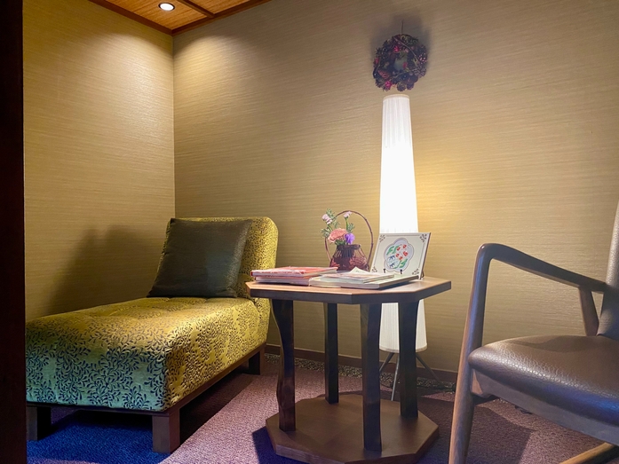  3月料理長特選会席 〜信州春サーモンの桜まんじゅう包み餡掛け、雅を添える一品〜