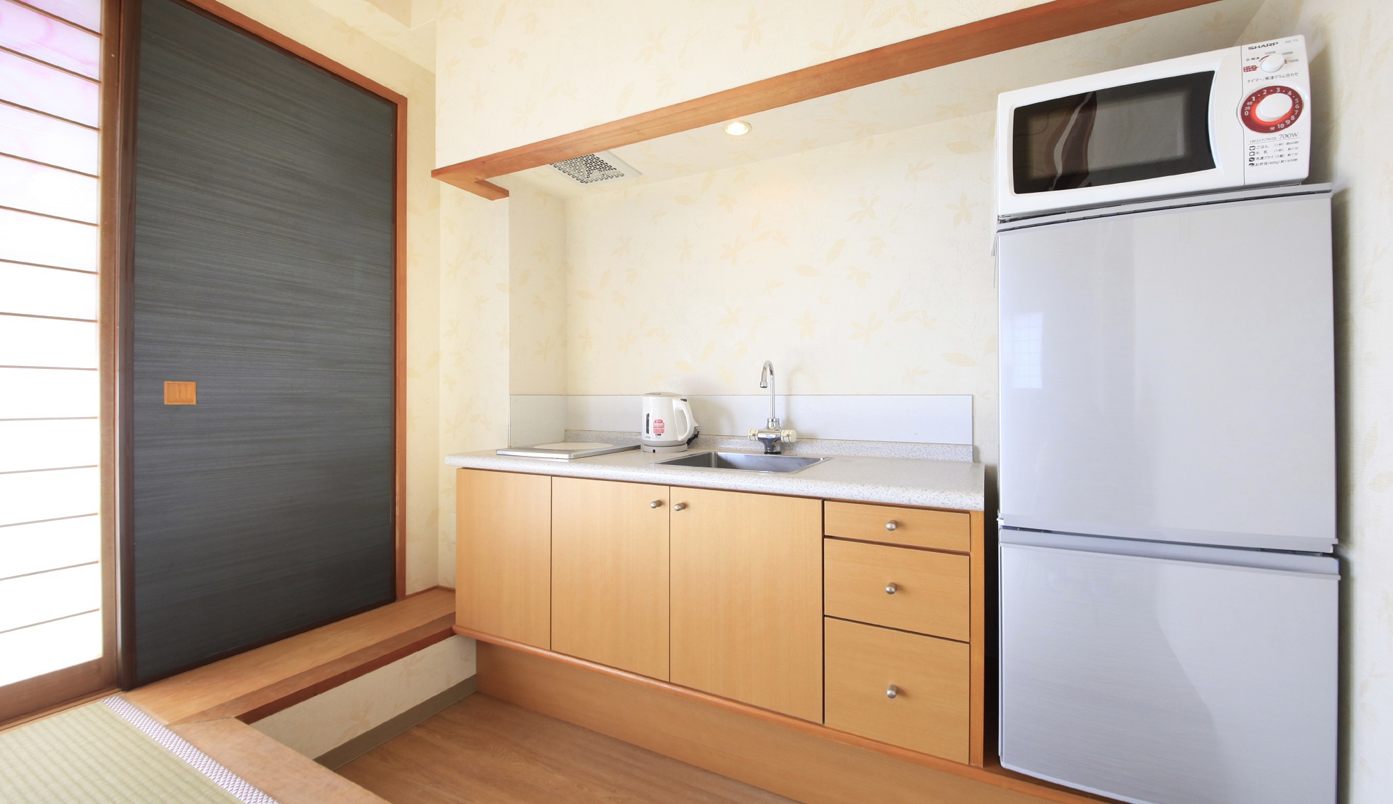 【お部屋】全室キッチン・冷蔵庫・電子レンジ完備。