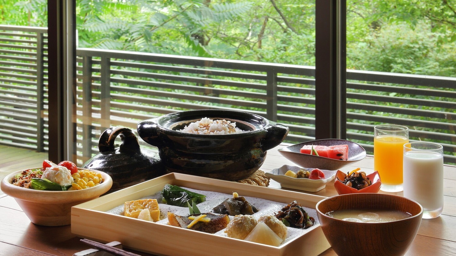 【 一泊朝食 】 ご夕食なし一泊朝食付きプランで森の音体験 （ 禁煙 ）