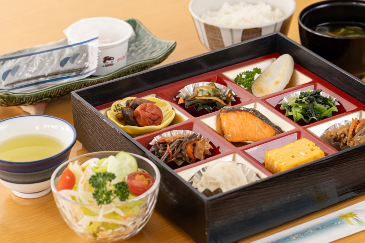 　【朝食のみ】＜紅葉プラン＞地元食材を使った朝食と天然温泉で癒しの旅 紅葉狩に便利♪　