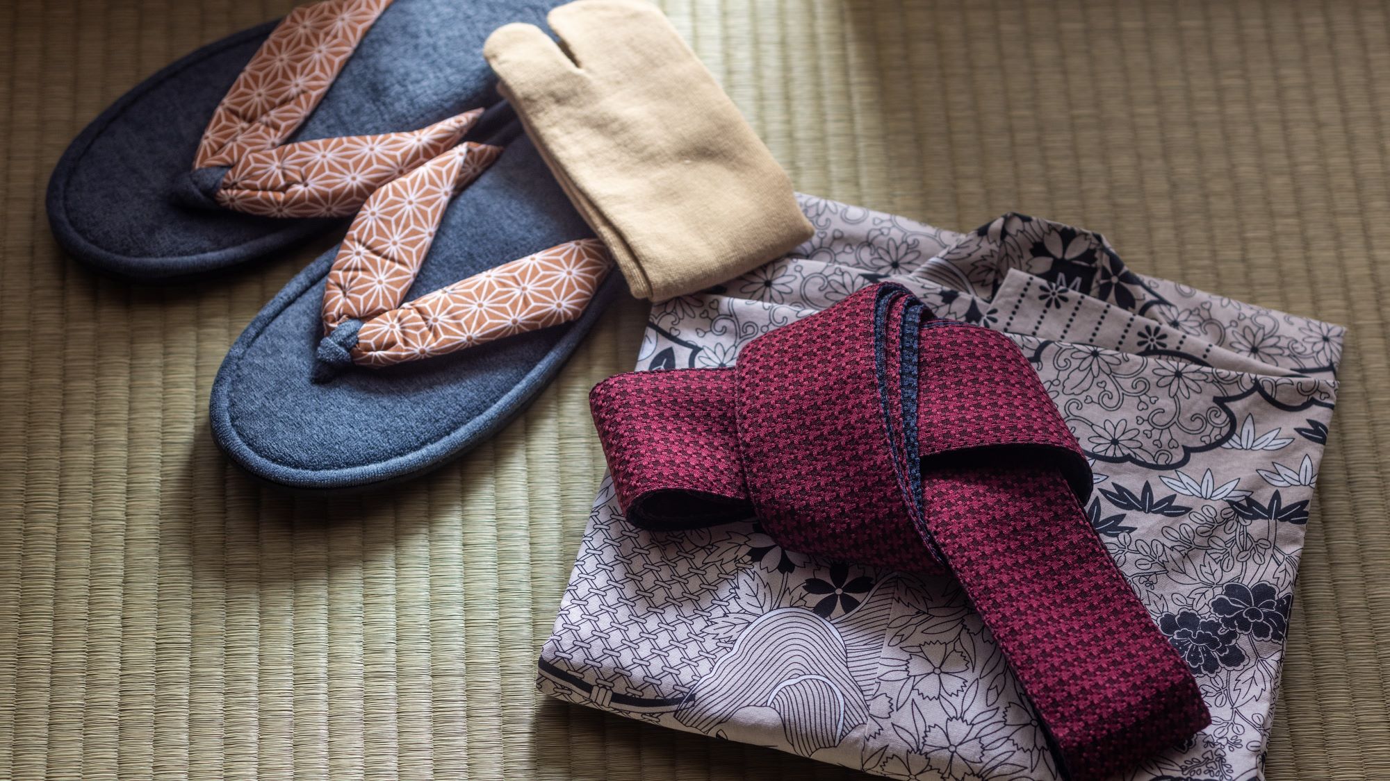 お部屋には浴衣をご用意しております（デザインは写真と異なる場合がございます）