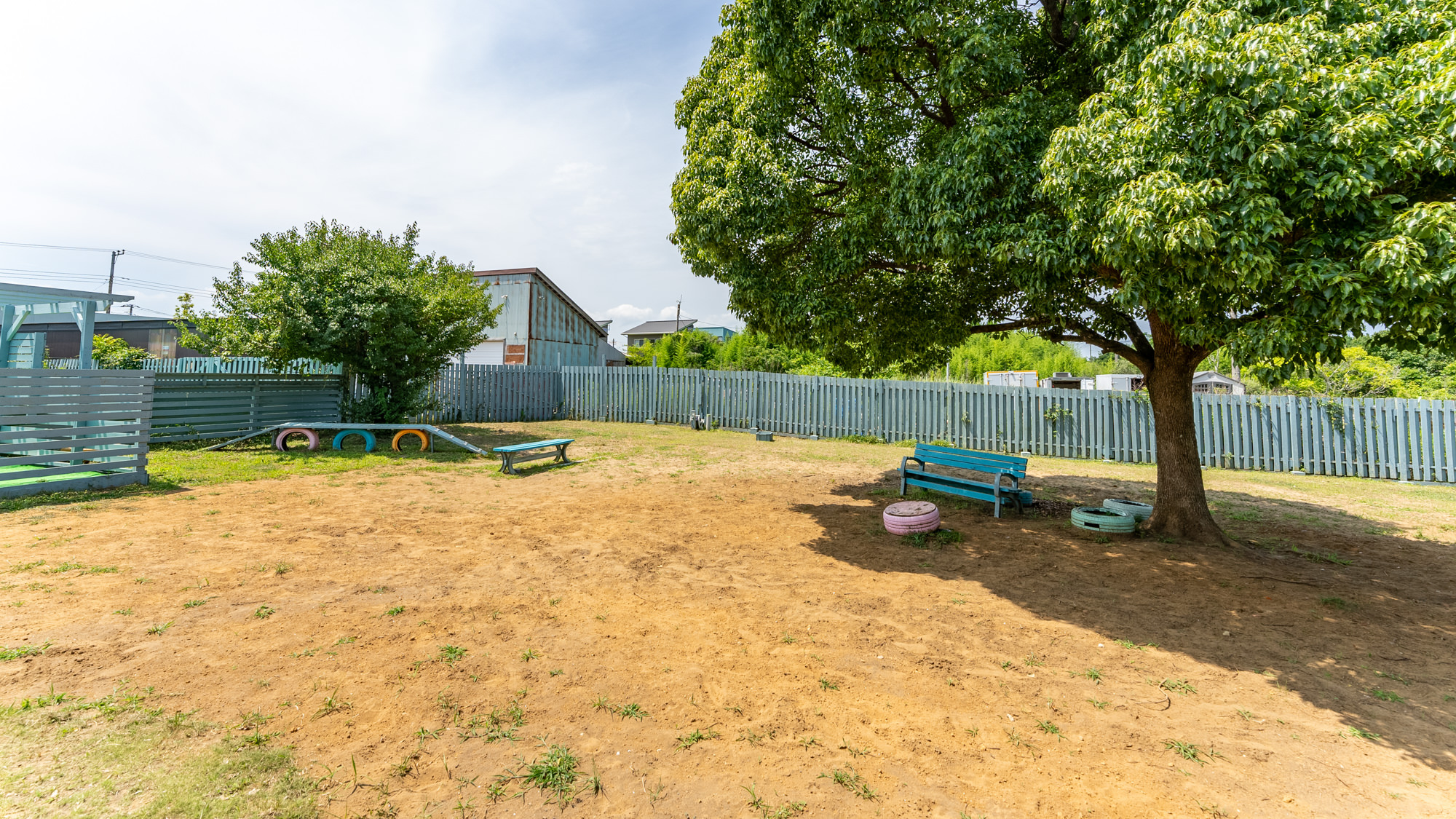 【施設設備】ドッグラン ※滞在中の犬種によって分ける場合がございます
