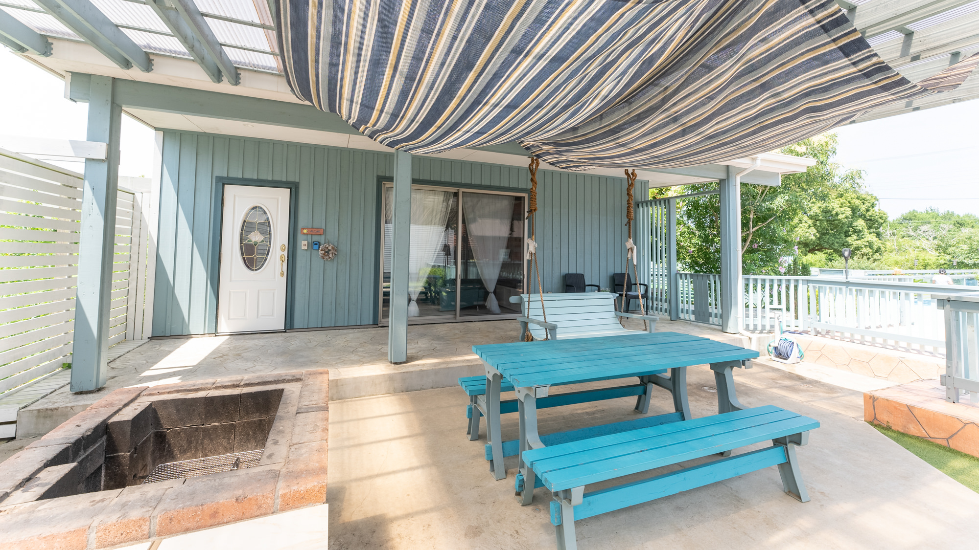 【アラン】～カリフォルニアのプールハウススタイル～