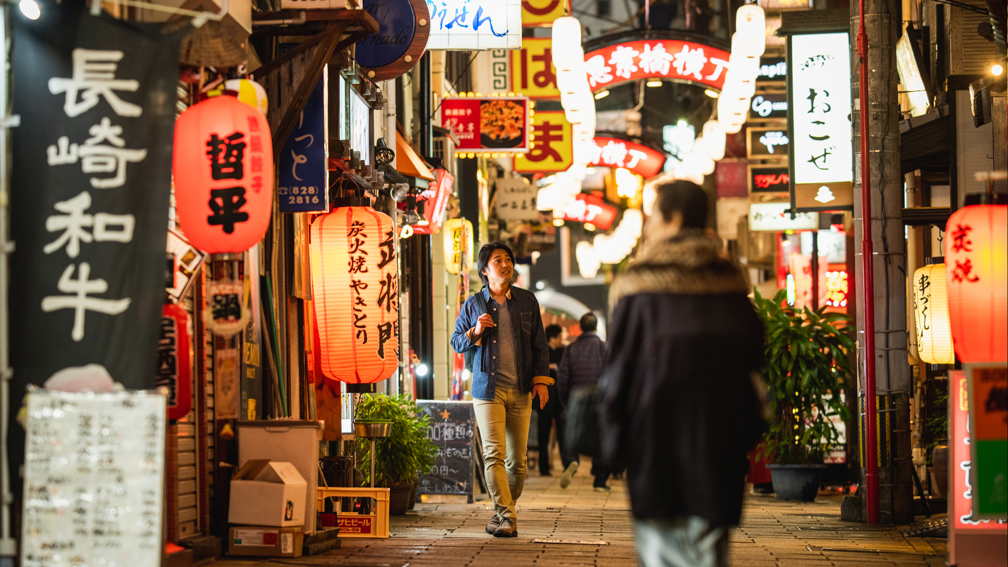 長崎市随一の歓楽街、思案橋まで徒歩約１０分です。