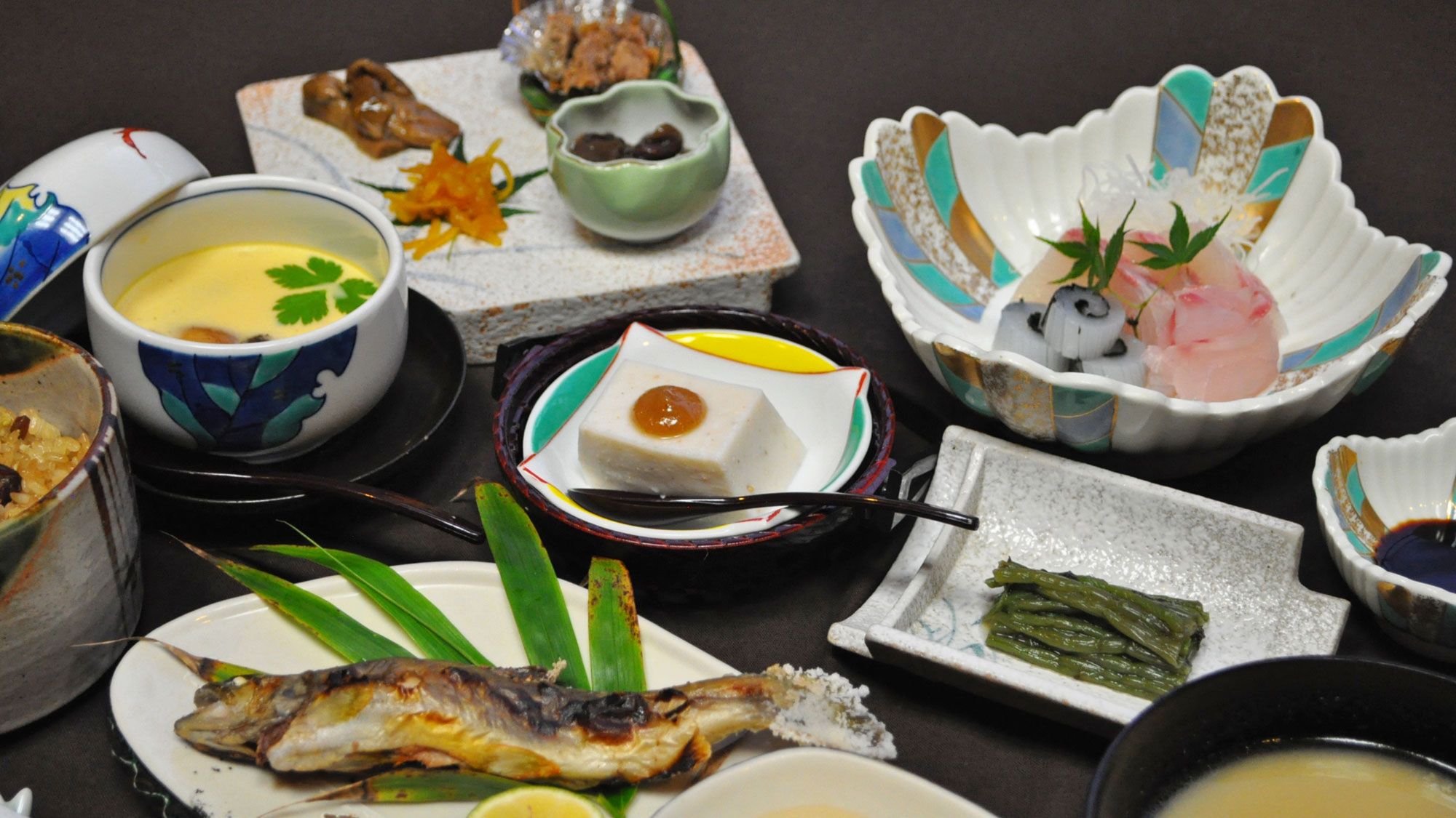 【グレードアップ夕食】四季折々の山菜・清流の魚など、こだわり素材の絶品夕食。