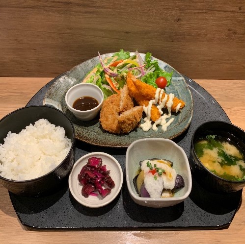 新エビヒレカツ定食