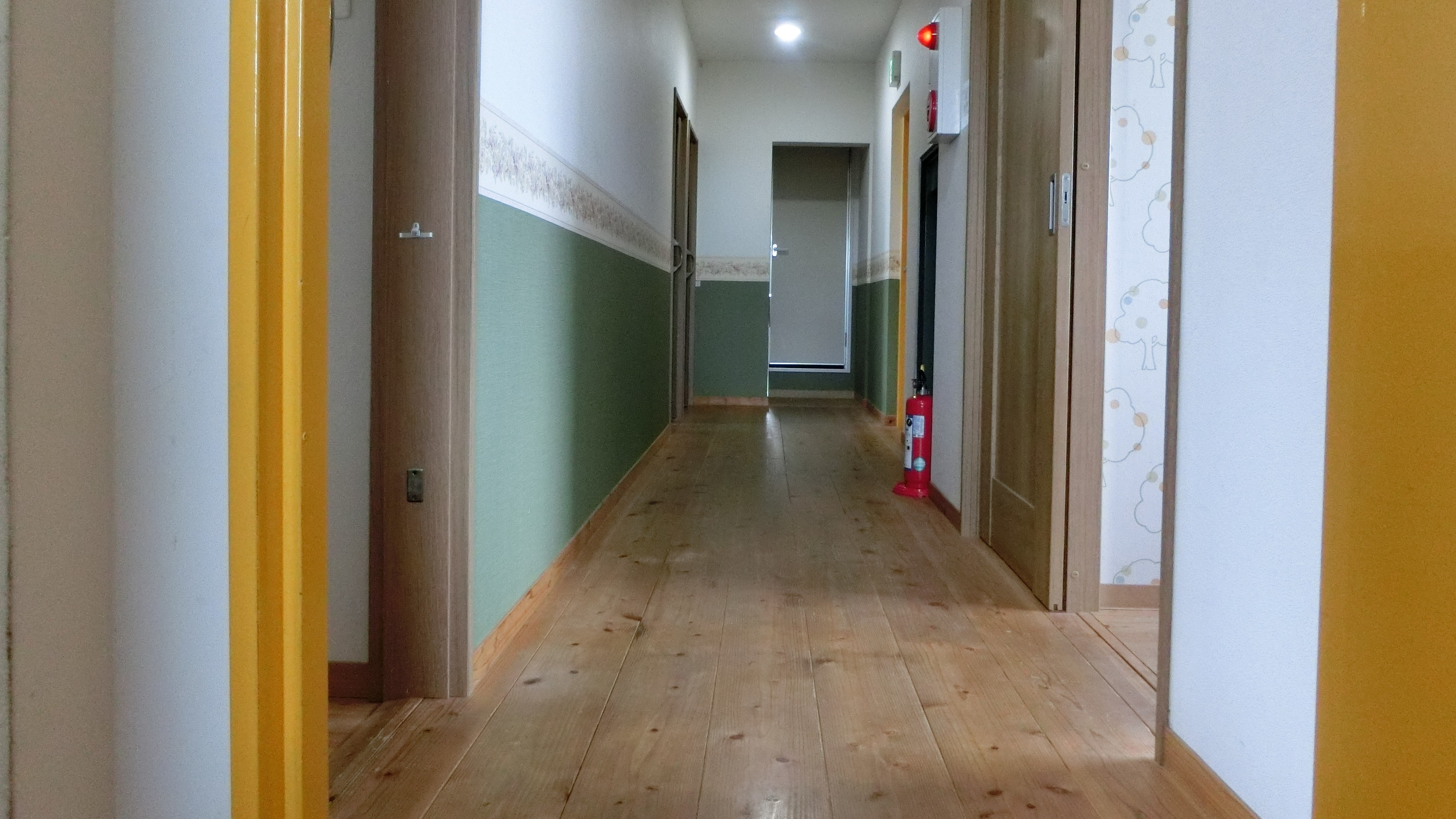 貸し切りフロア廊下