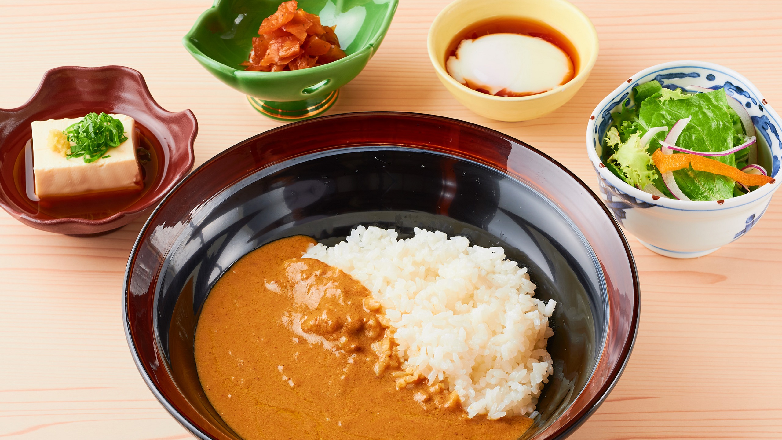 胡麻だれクリーミーカレーライス定食