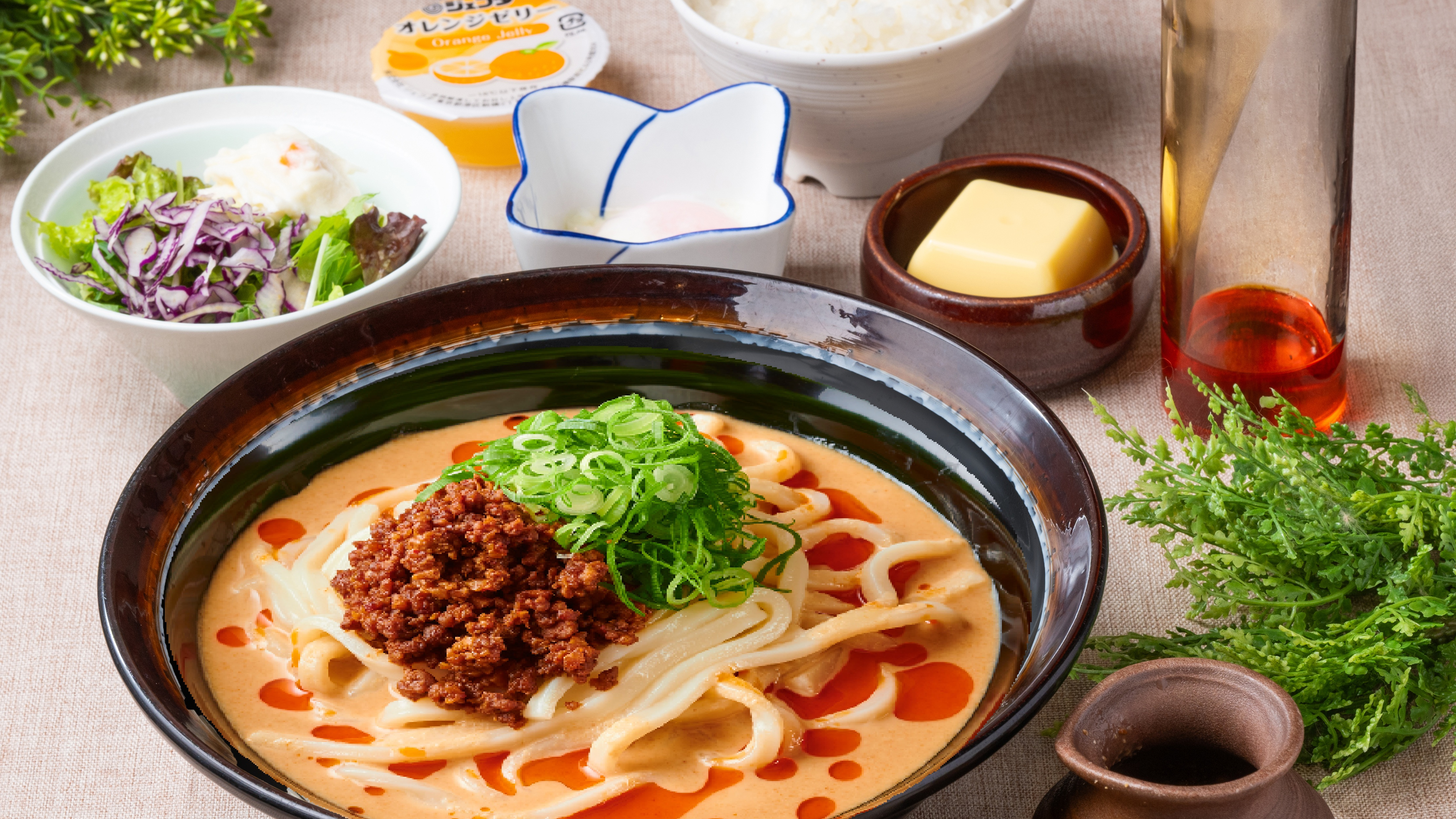 胡麻だれ担々うどん定食