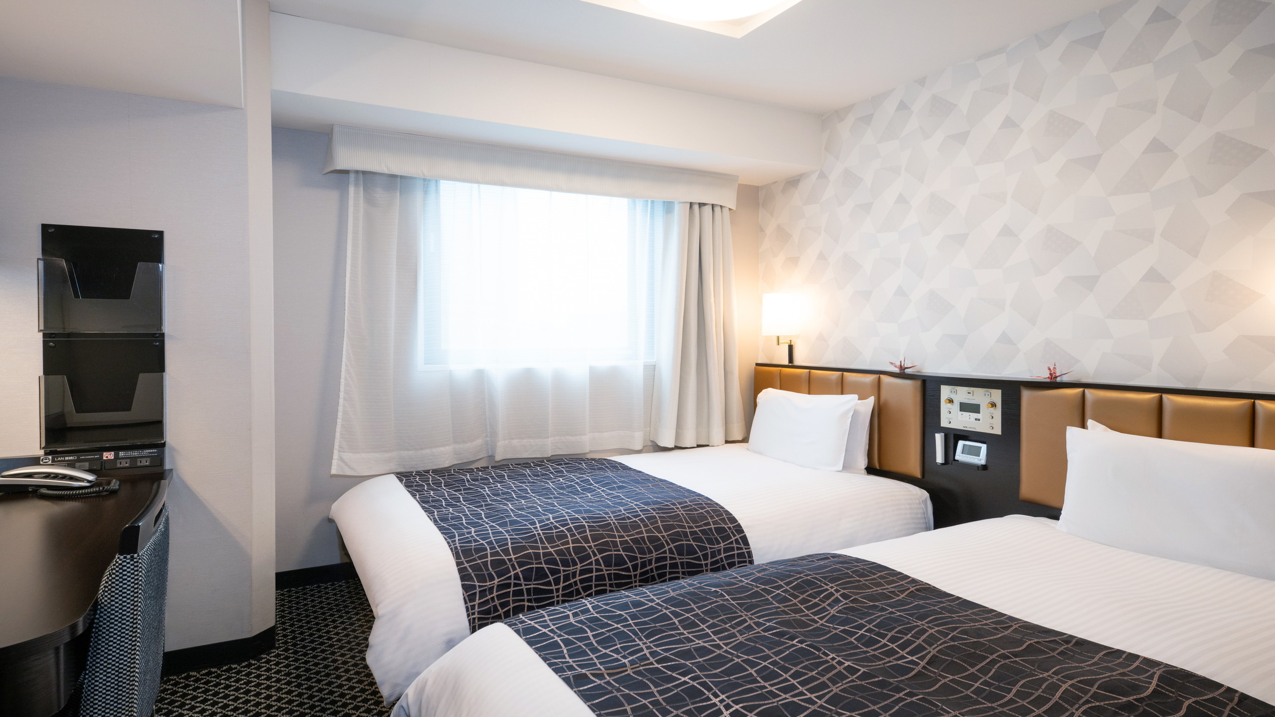 ツインルーム（広さ13㎡/ベッド幅101cm&times;2台）