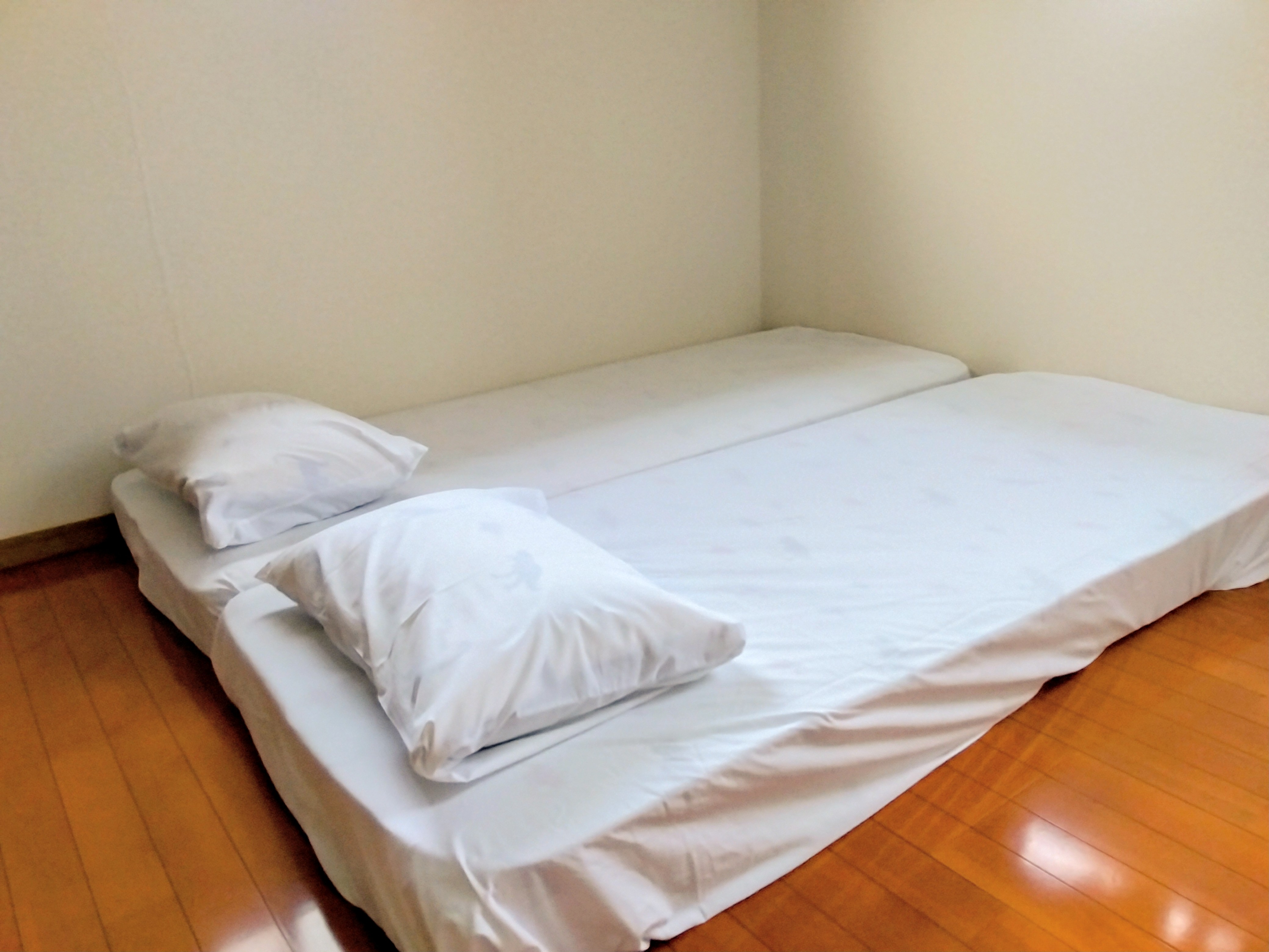 小型グランピングコテージ　シングルベット