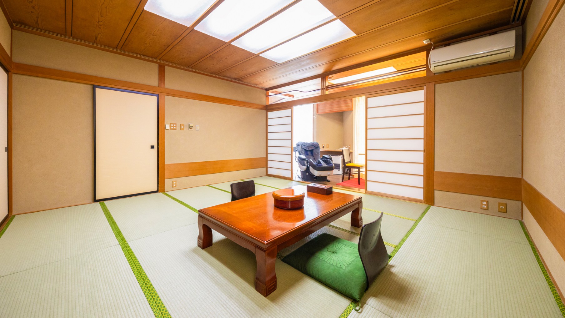 【本館】広め和室