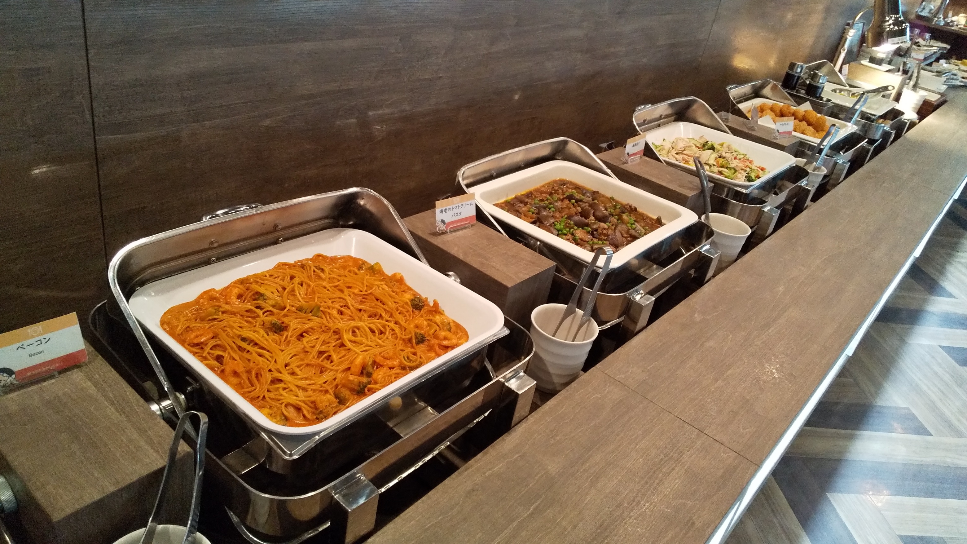 朝食会場　海鮮ダイニングBiKuRa