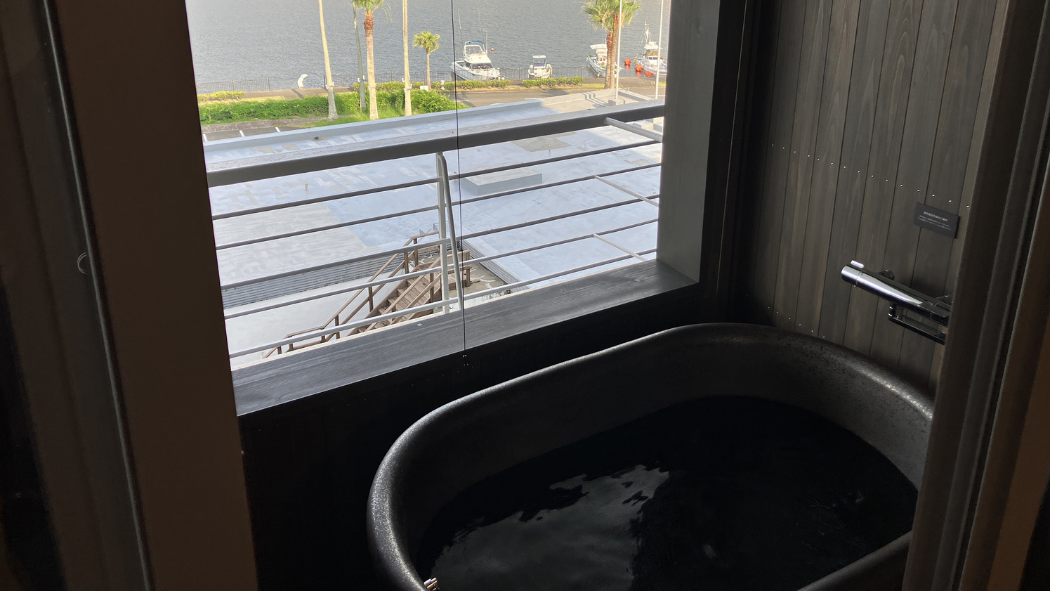 スタンダード露天風呂付和洋室トリプル　※画像の浴槽は温泉ではございません