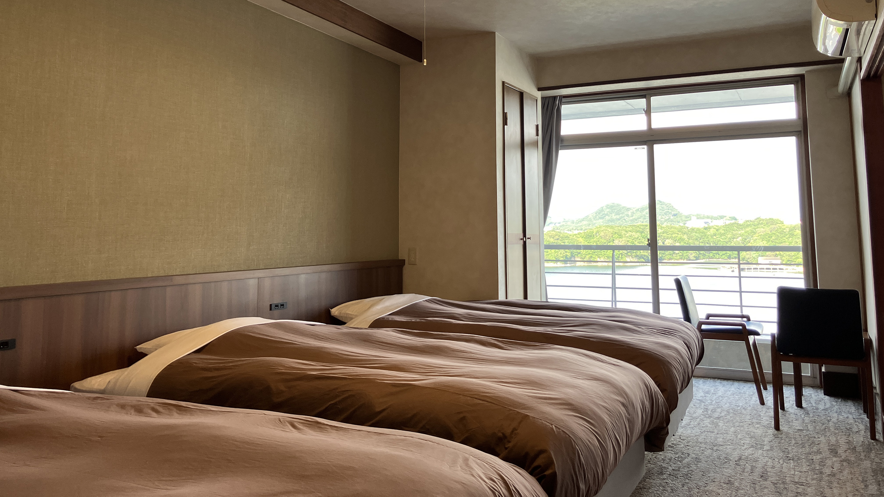 スタンダード露天風呂付和洋室トリプル　※客室の一例