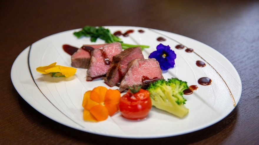 【秋田得旅】【料理長おまかせ】旬の海鮮と黒毛和牛を味わう豪華おまかせプラン/2食付
