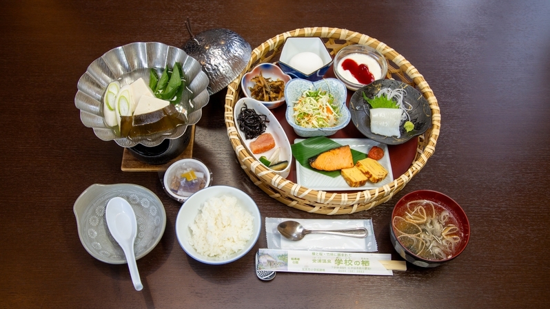 【秋田得旅】【料理長おまかせ】旬の海鮮と黒毛和牛を味わう豪華おまかせプラン/2食付