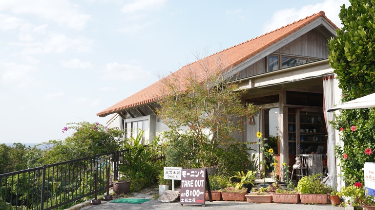 【連泊プラン】3連泊以上でお得に！目の前に広がる碧い海！憧れのスイートルームステイ＜朝食付＞