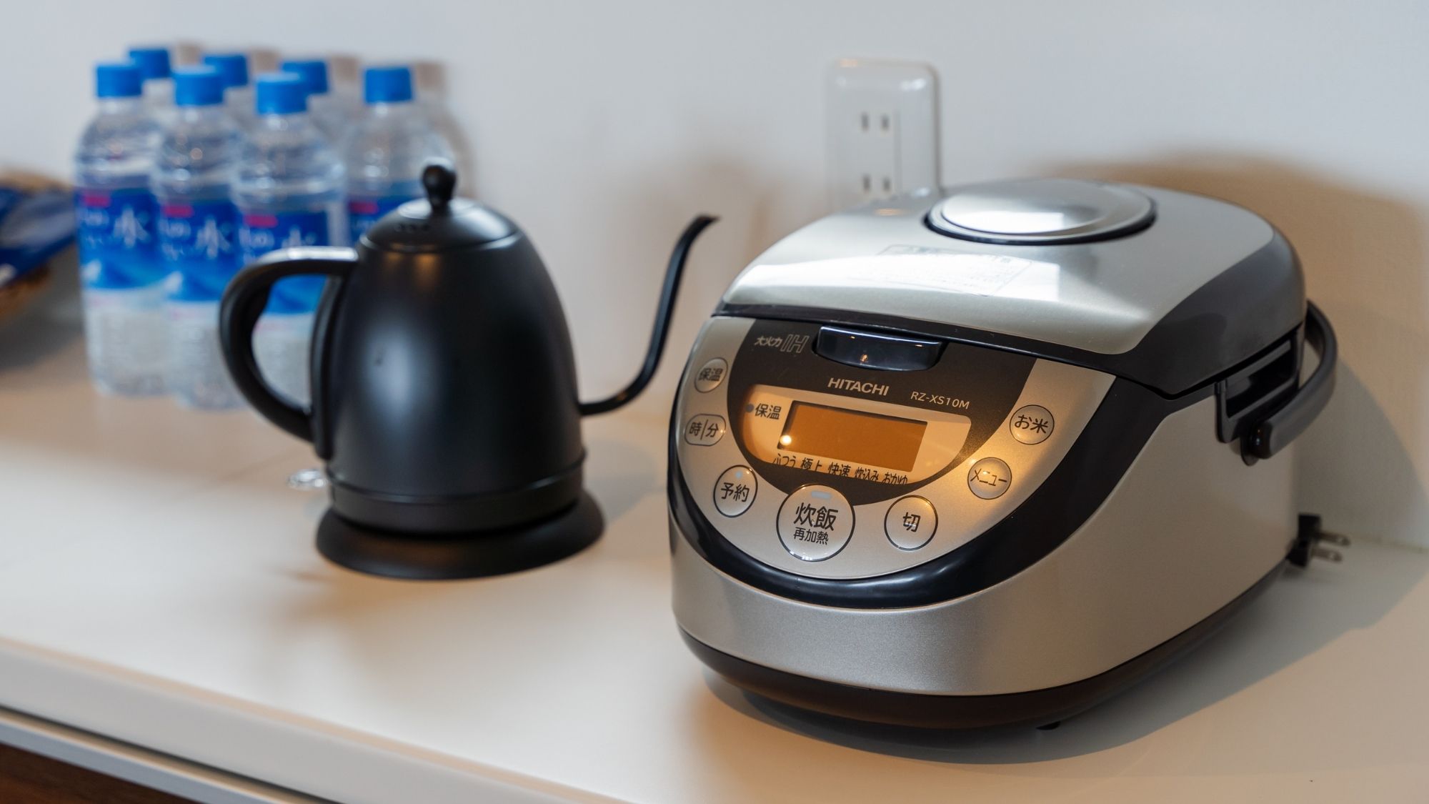 【部屋設備】炊飯器、湯沸かしポット