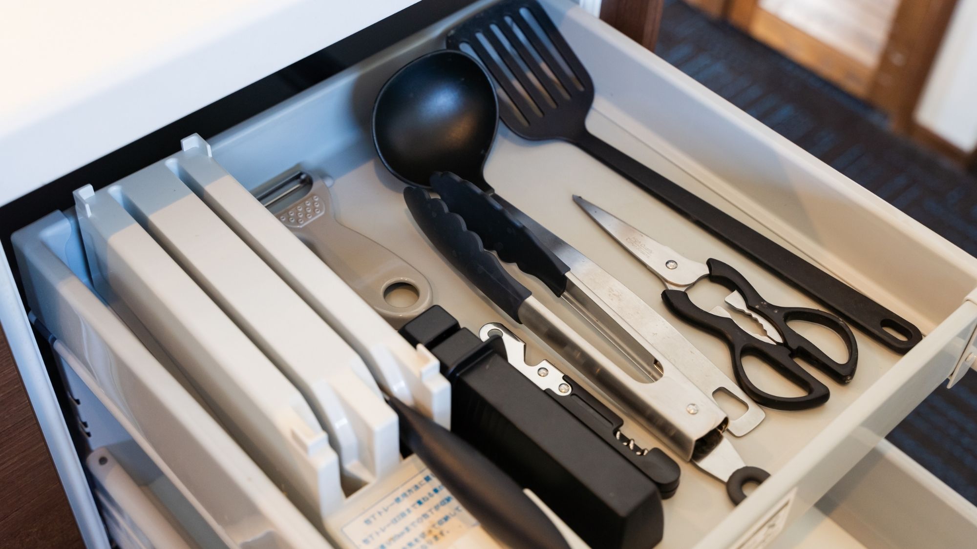 【部屋設備】調理器具もそろっているので、滞在中でも不便なく料理ができます。