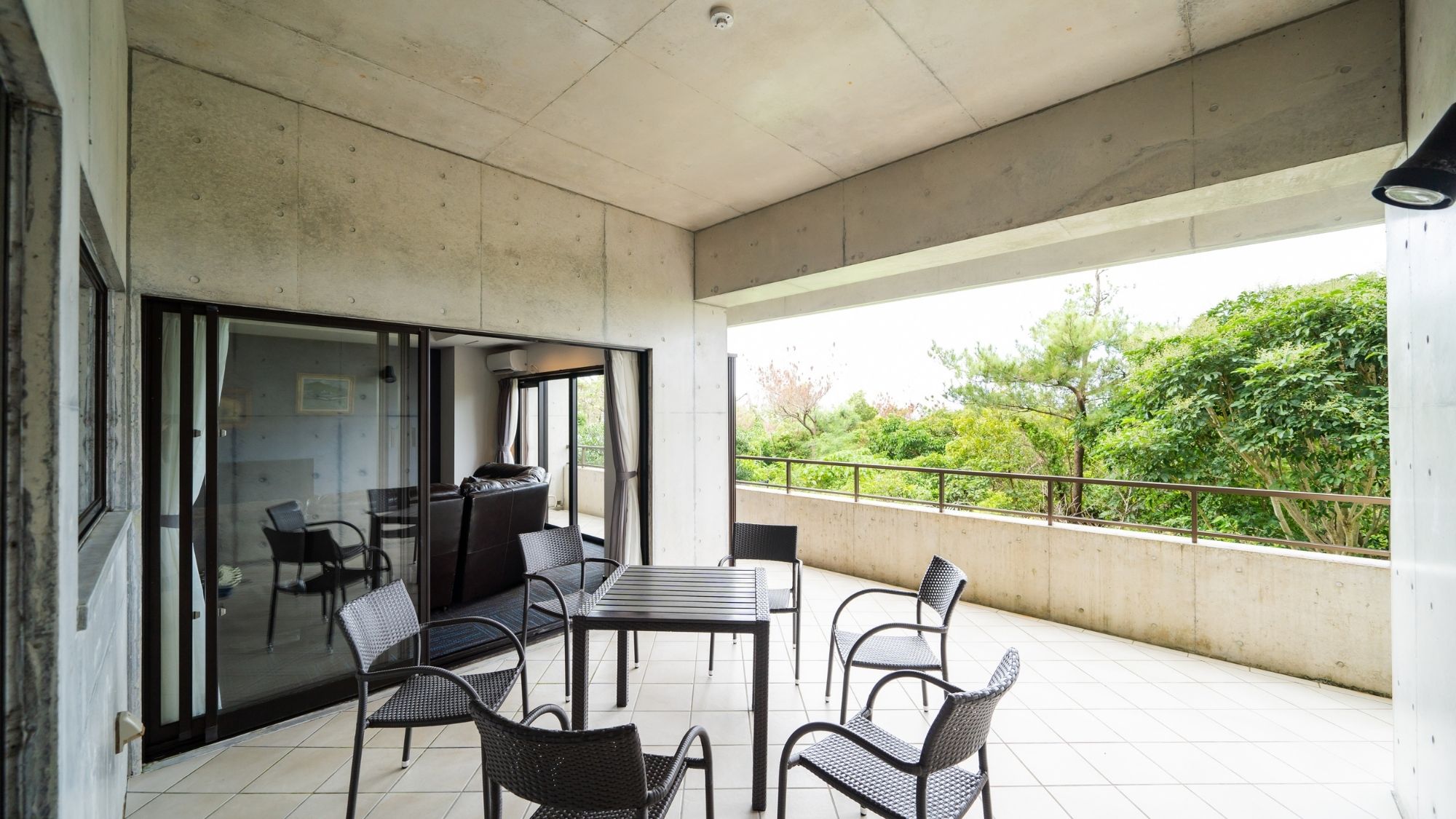 【1F - 森 - Forest -】自然に囲まれた環境でくつろぎのひとときを