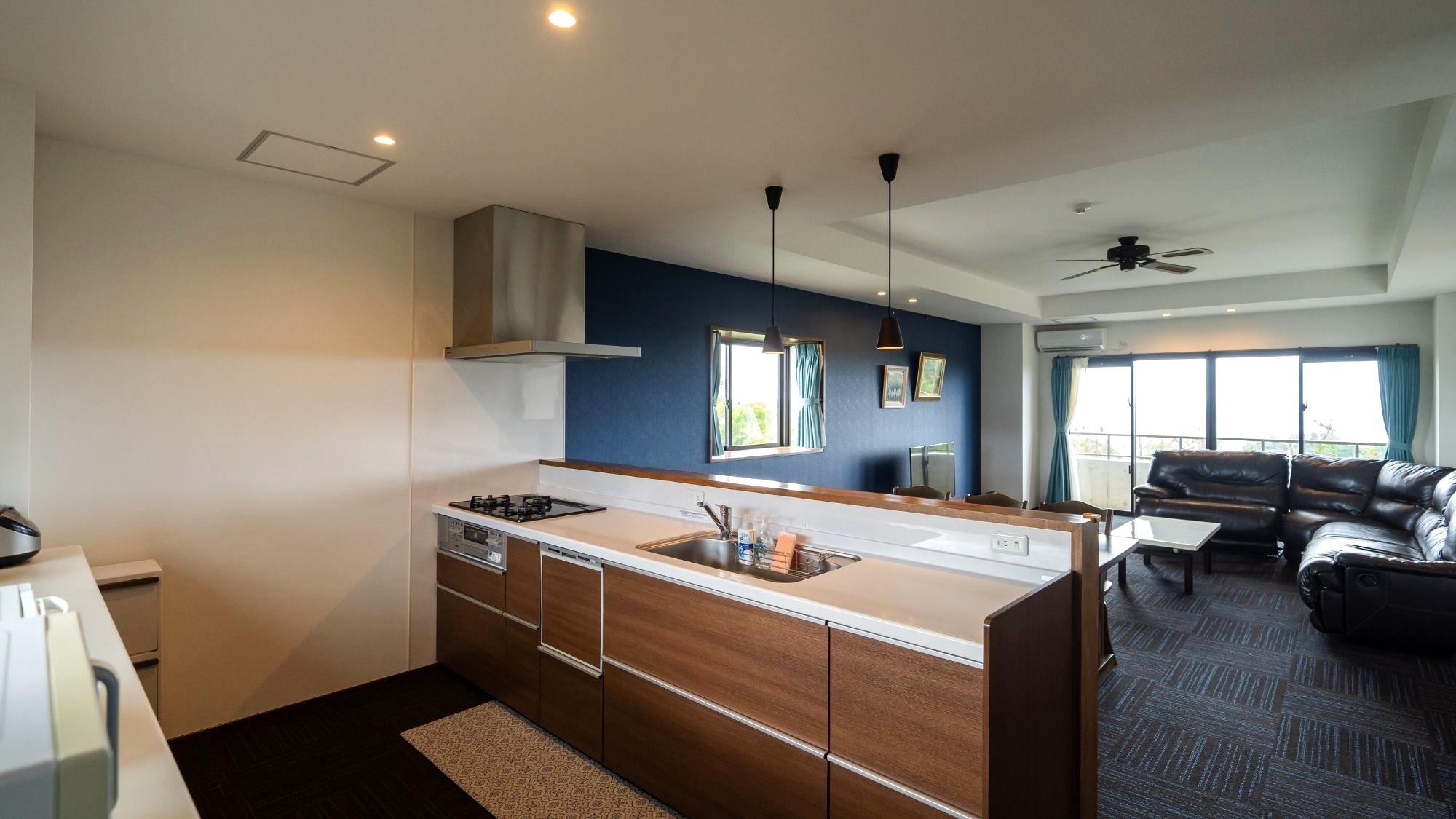 【2F - 海- Ocean -】キッチン完備で、暮らすように滞在できるスイートルーム