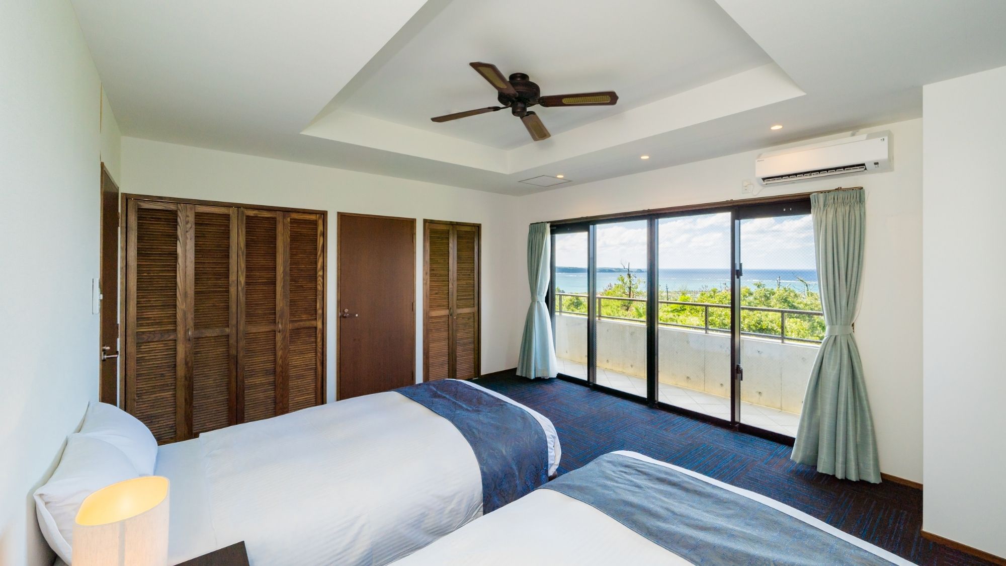 【2F - 海- Ocean -】最大6名様がご宿泊いただけるよう、3つの寝室に6つのベッドをご用意