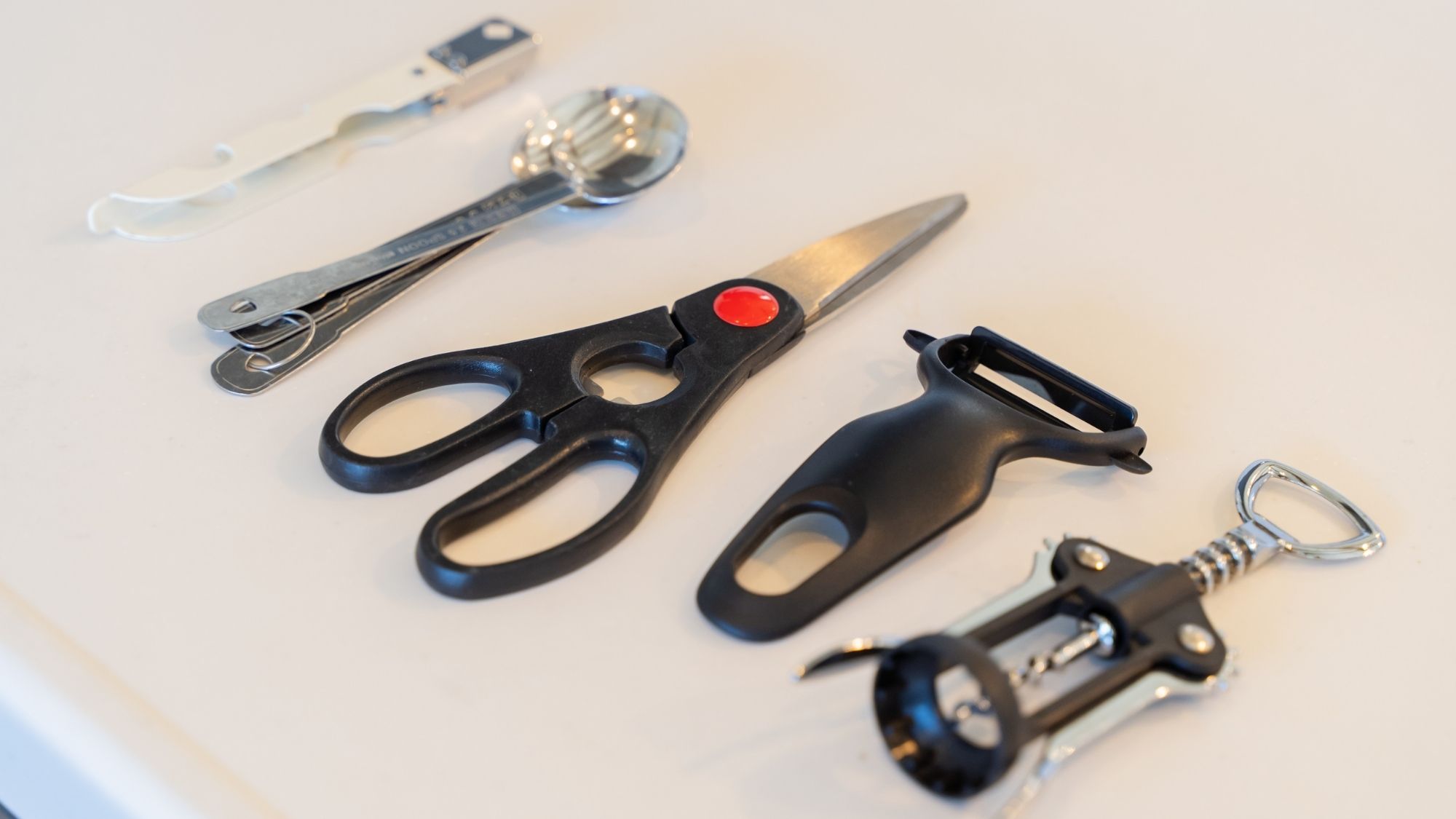 【部屋設備】調理器具もそろっているので、滞在中でも不便なく料理ができます。