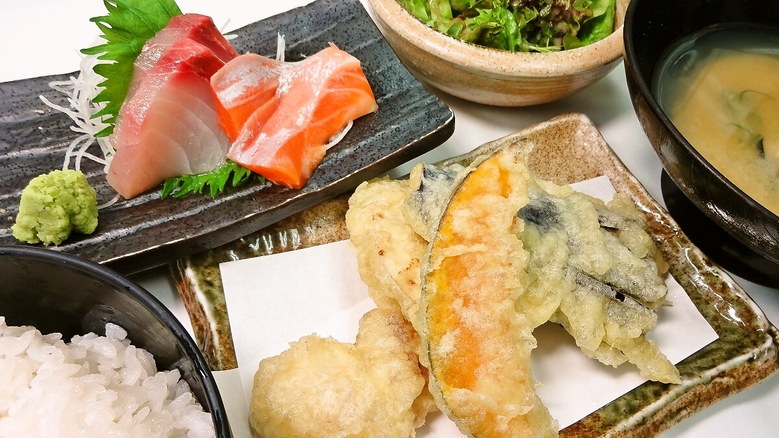 【30％OFF】限定プラン（ご夕食「ルームサービス」＆ご朝食付き）