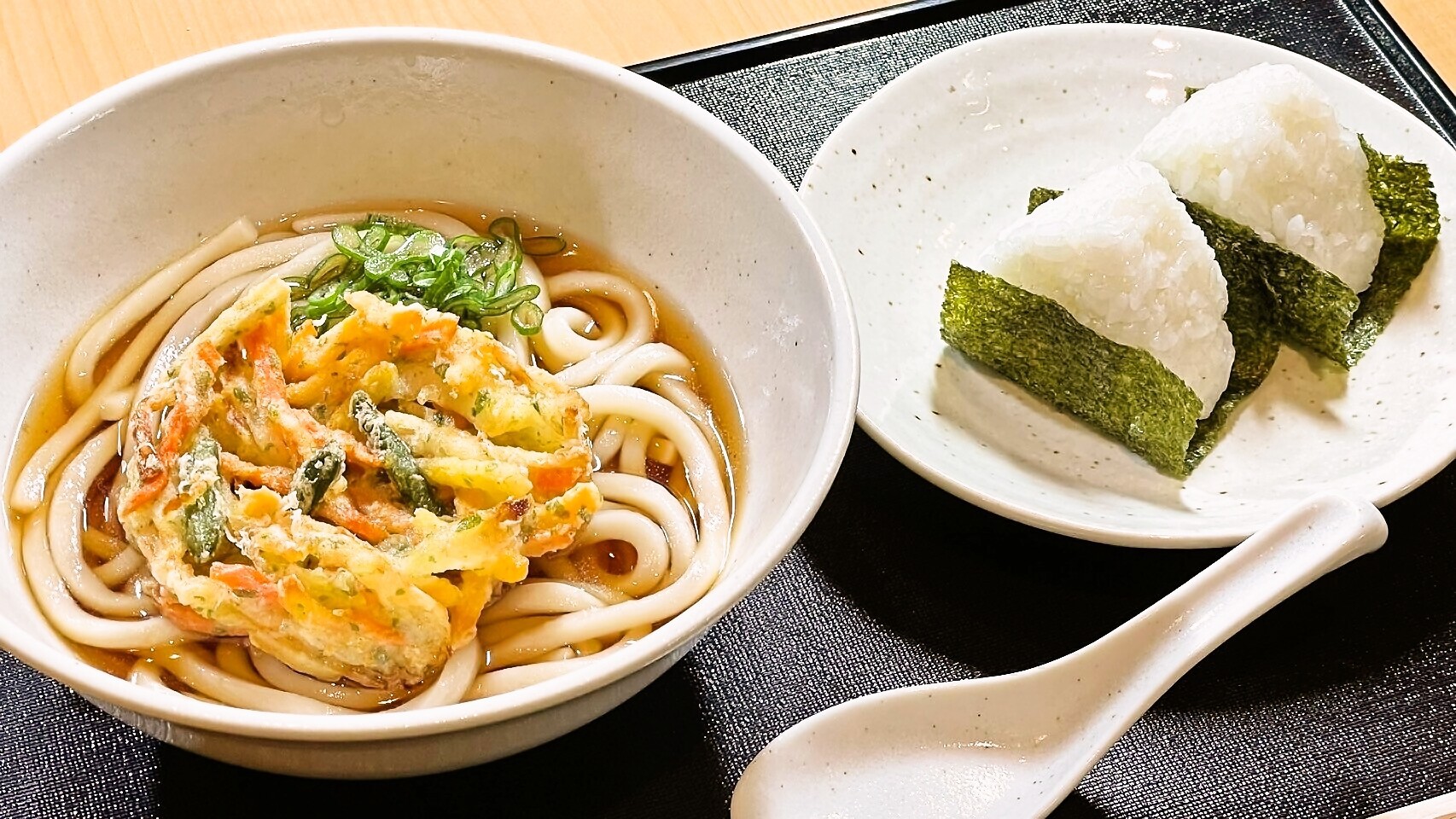 【30％OFF】限定プラン（ご夕食-軽食＆ご朝食付き／全室ルームシアター無料） 