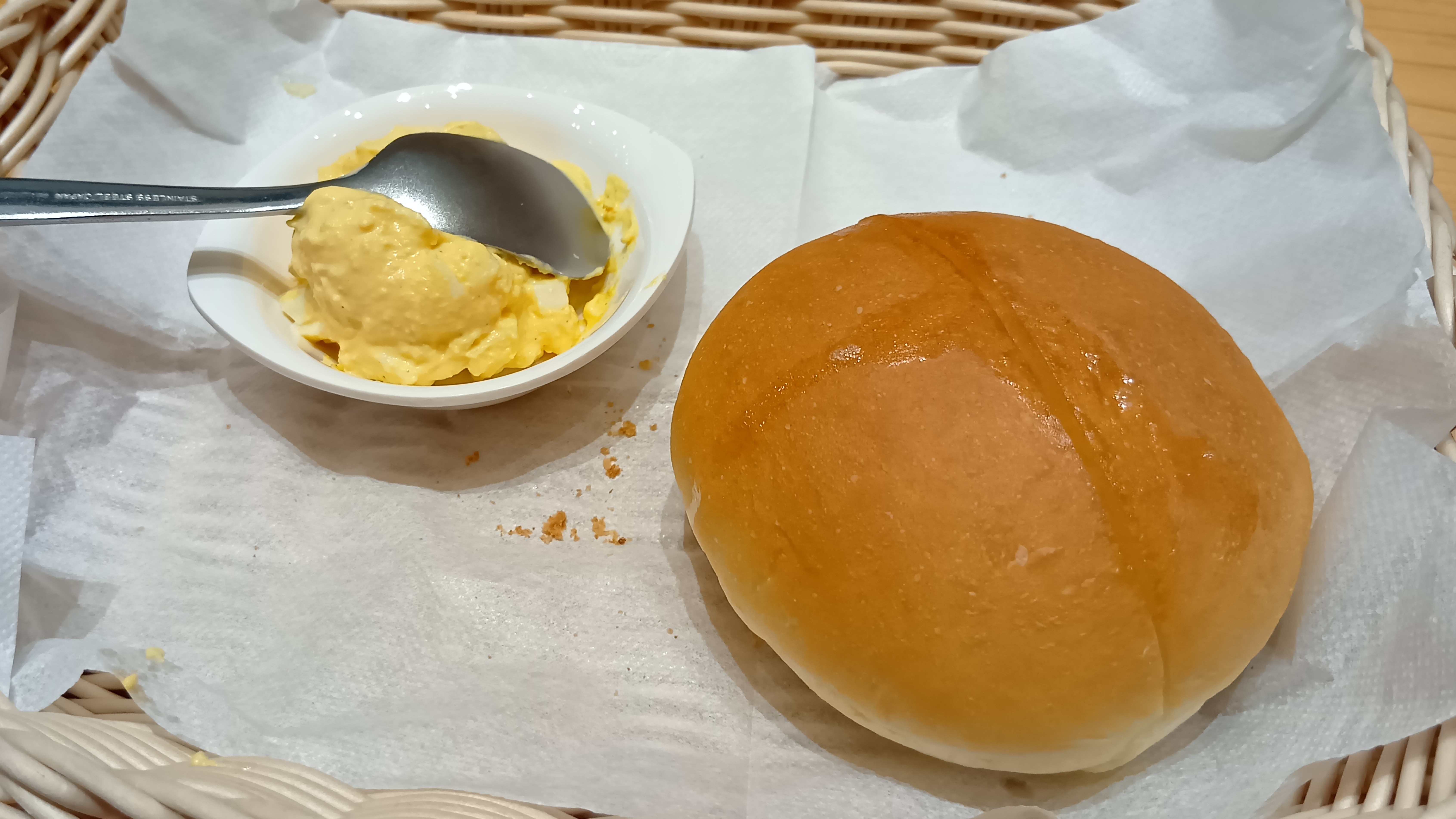 コメダ珈琲店、選べるモーニング一例、ローブパンとたまごペースト