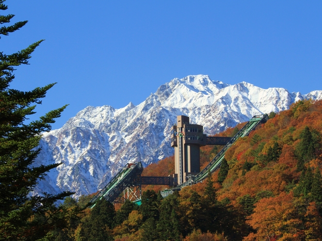 【11月】冠雪の五竜岳と白馬ジャンプ台