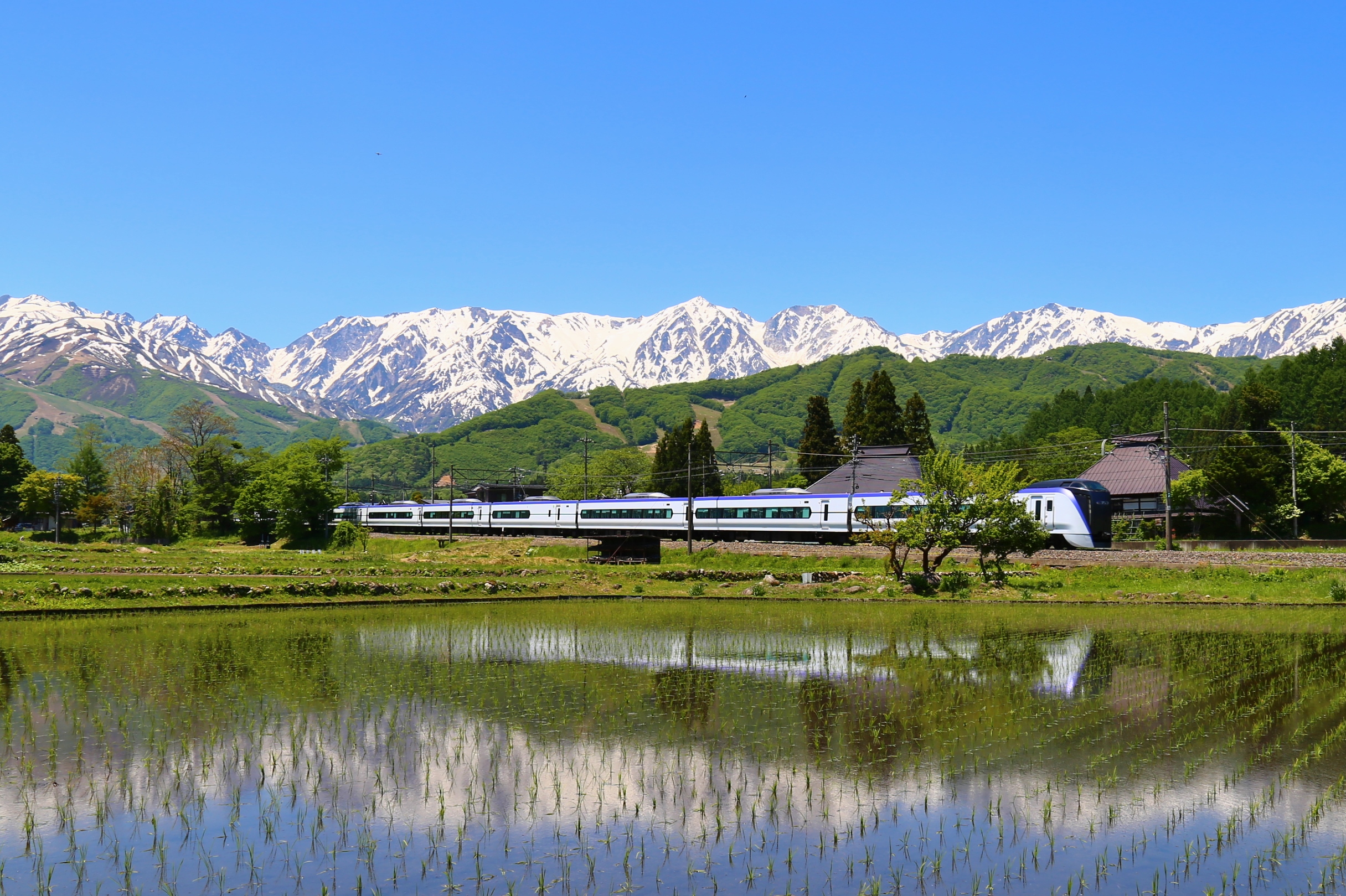 【5月】新型特急あずさと残雪の北アルプス