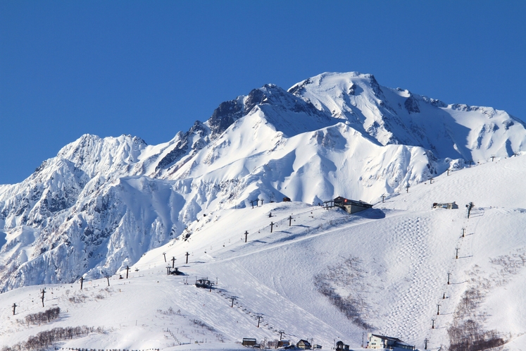【2月】八方尾根スキー場と五竜岳