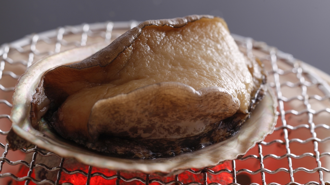 【夏の贅沢会席】アワビの炭火焼き×松阪牛肉鍋がメイン♪三重に来たら絶対食べたい！地元名物堪能プラン