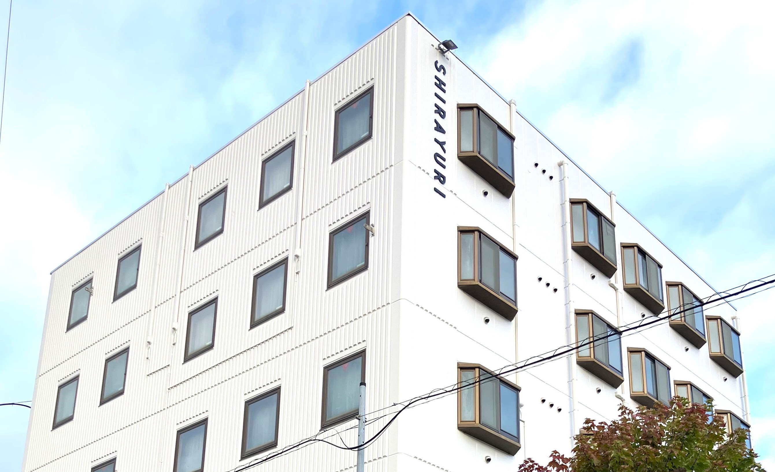 ホテル白百合の外観です。