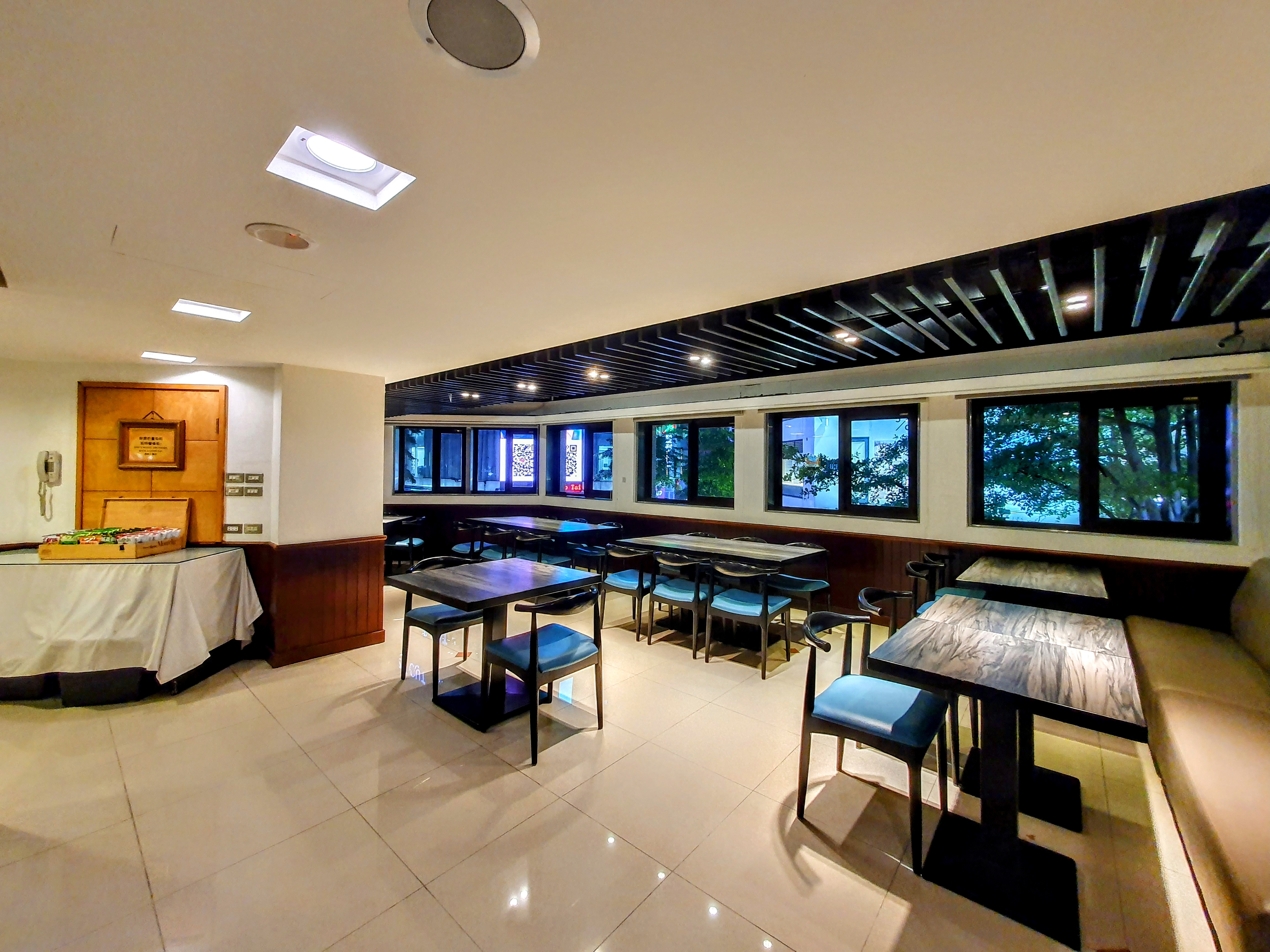 休憩エリア（三階）