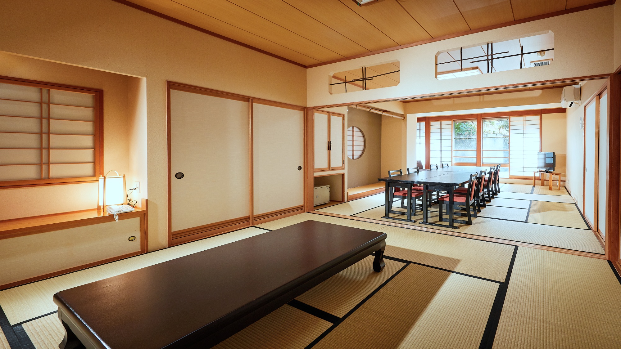 *【客室/和庵101号室】2間の大部屋なので小さなお子様連れや三世代旅行、グループに最適です